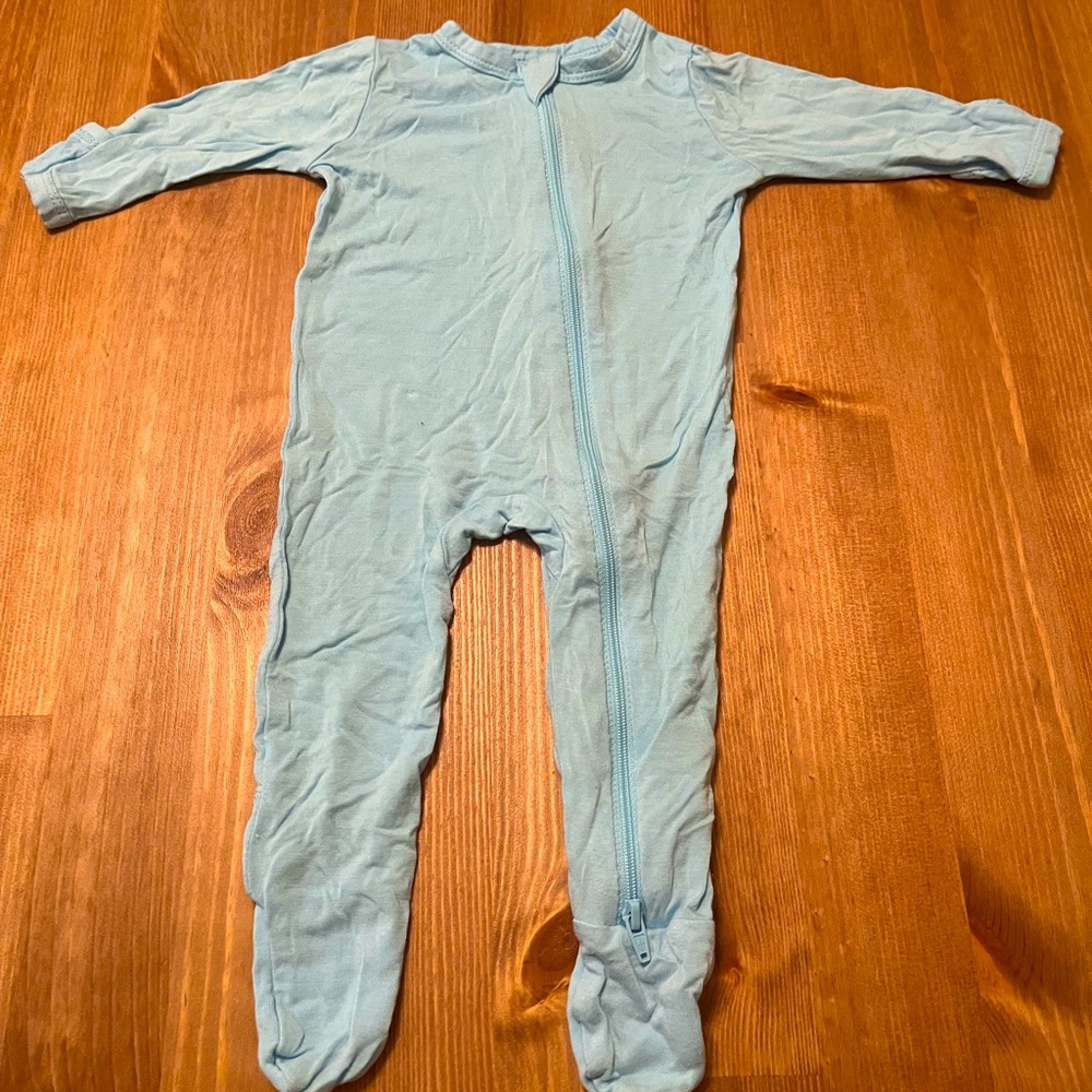 Light blue bamboo zippered KYTE baby footie. Excellent condition.